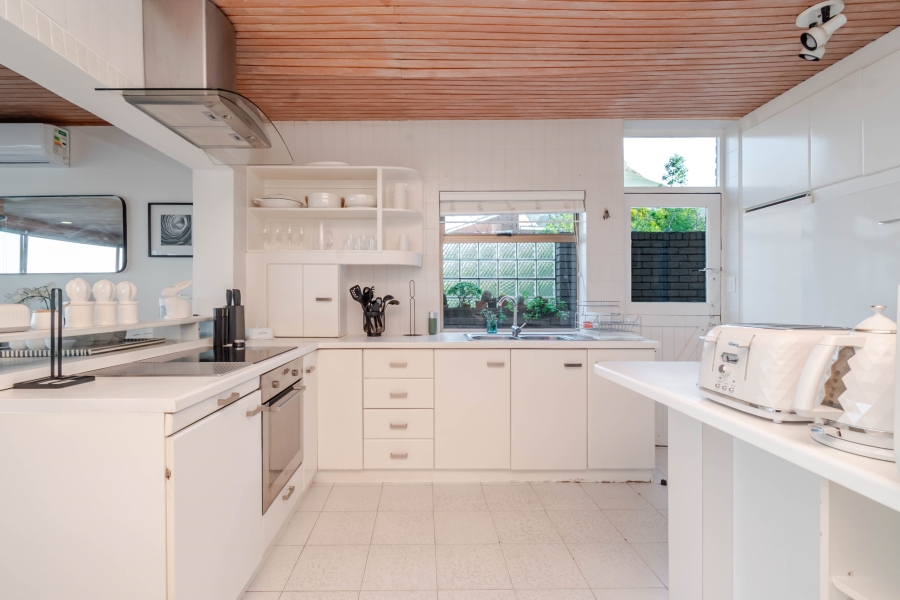 To Let 3 Bedroom Property for Rent in Tamboerskloof Western Cape